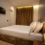 Claus Hotel