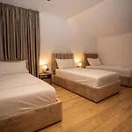 Hotel Claus Tirana