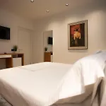 Claus Hotel Tirana