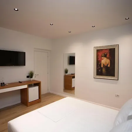 Hotel Claus Tirana