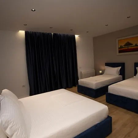 Claus 5* Tirana