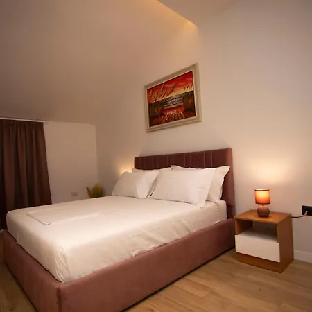 Claus 호텔 티라나