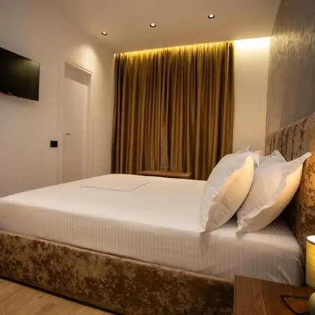 Claus Hotel