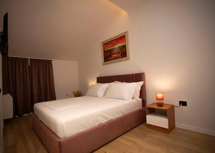 Claus Hotel Tirana