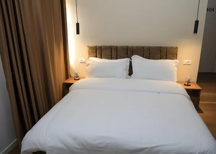 Claus 5* Tirana