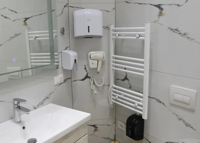 Claus 5* Tirana